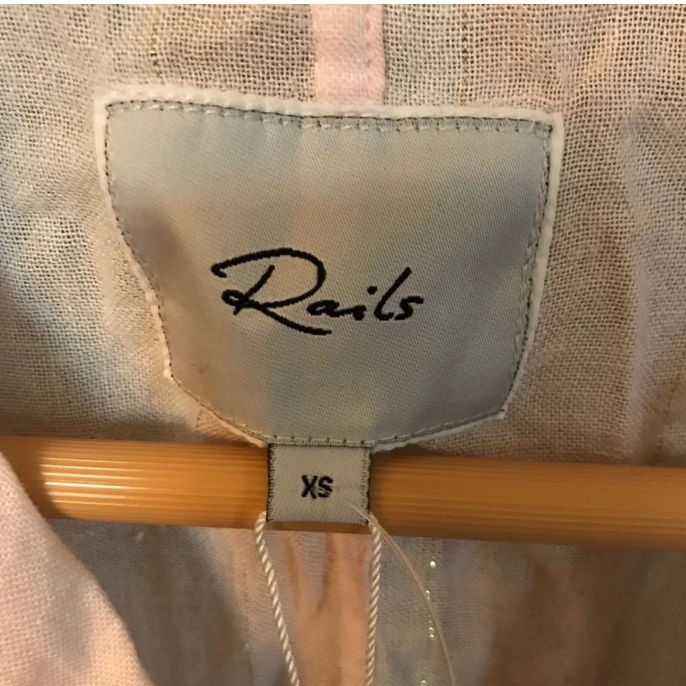 NWOT Rails Tie Front Lotus Striped Top Size XS pink &white W/ a strip of gold - Picture 3 of 8